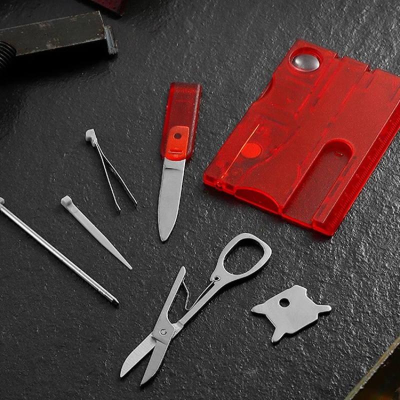 超薄型ポケットマルチツール 12 in 1 クレジットカード - Multitool Credit Card のレビューと価格